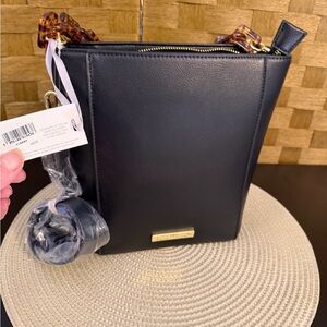 Elegant Black Shoulder Bag with Chain Detail